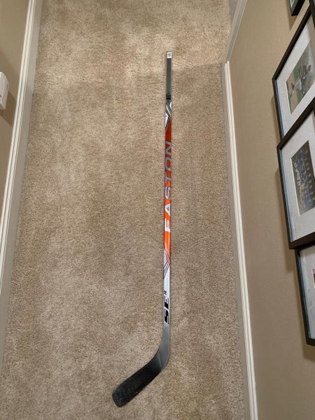 New Easton SE16 Hockey Stick Righty Mid Senior