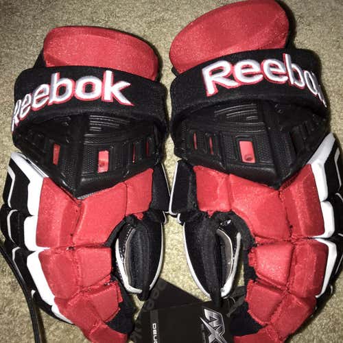 BRAND NEW, REEBOK HOCKEY GLOVES, Size 15’  REALLY GREAT GLOVES, NICE FIT !