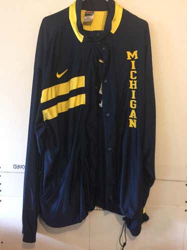 GAME ISSUED UNIVERSITY OF MICHIGAN NIKE SHOOTER PANTS AND TOP.