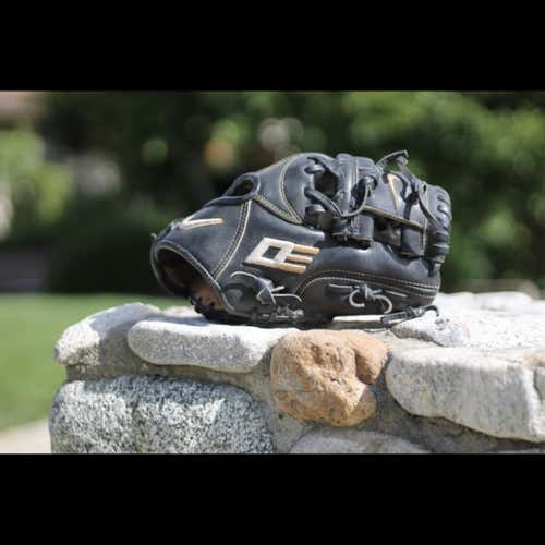 11.25” Nike Diamond Elite Glove