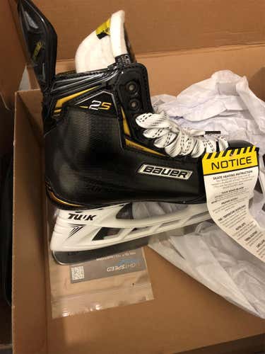 Brand New Bauer Supreme 2S Never Worn Or Molded