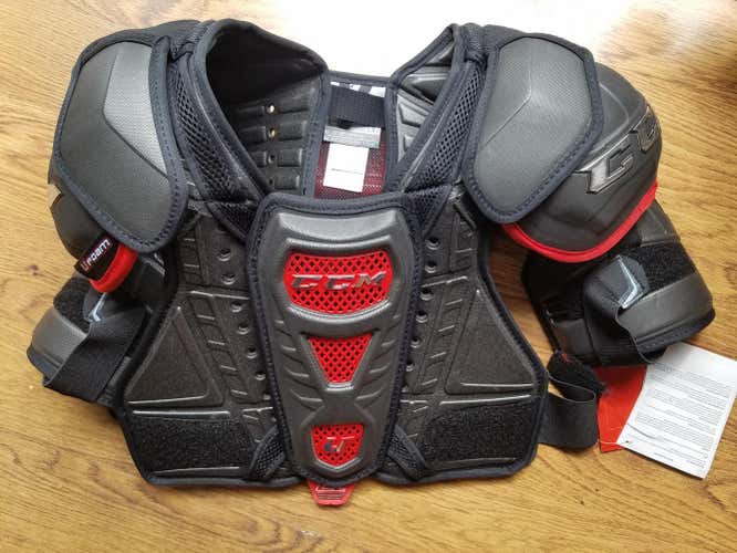New CCM U+ CL Crazy Light Shoulder Pads Senior Small