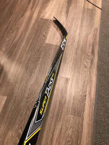 BRAND NEW: Pro Stock CCM SuperTack 2.0 Stick