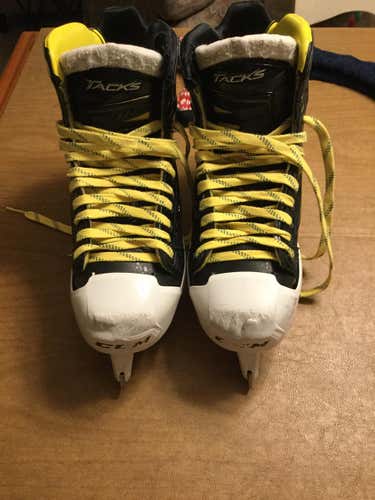 CCM Tacks 6092 Hockey Goalie Skates Senior Size 11.5