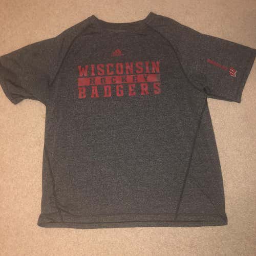 University Of Wisconsin Badgers Hockey Shirt - Men’s XL
