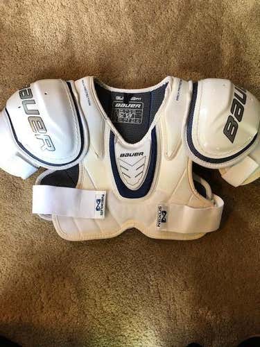 Bauer Nexus 4000 Shoulder Pads Senior Small
