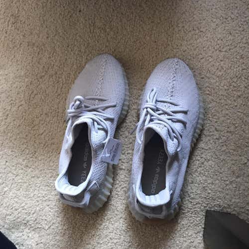 Yeezy’s / Sesame / Never Worn