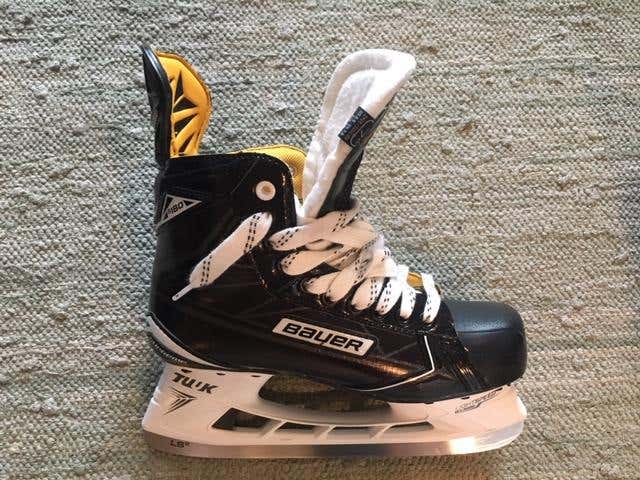 New Bauer Hockey Skates Size 7