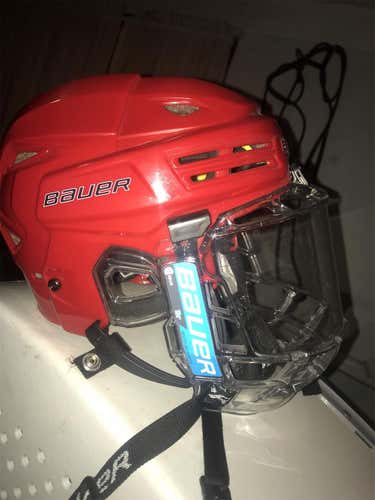 RPI Hockey Bauer Re-AKT 200