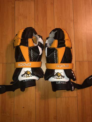Brand New Team Netanya Epoch Integra Gloves
