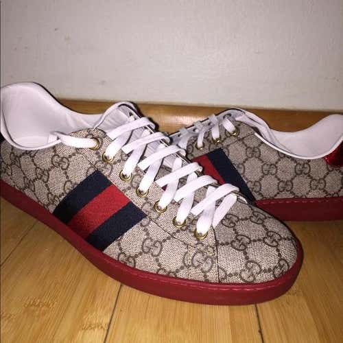 Gucci Men’s New Ace GG Supreme Low-Top Sneakers