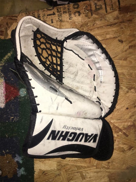Vaughn Goalie Glove