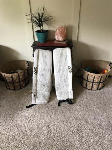 Brian’s subzero 7.0 Leg pads * NEED GONE*