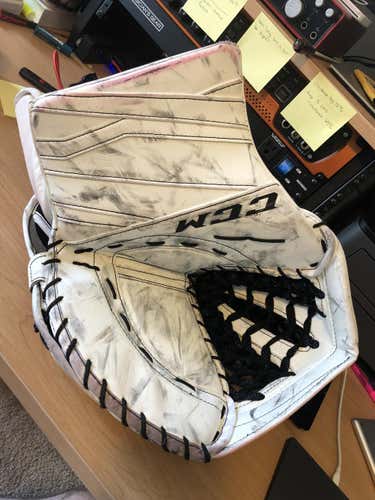 CCM Extreme Flex III Pro Goalie Glove FactoryMAD