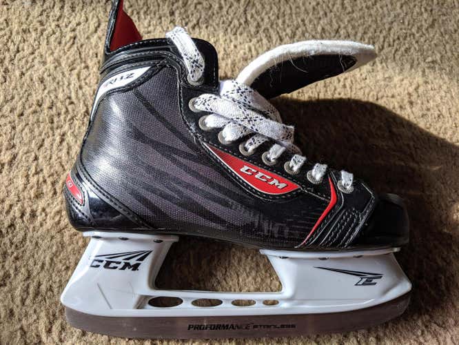 New CCM RBZ 60 Hockey Skates Junior Size 4.5