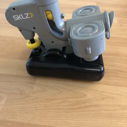 Skilz Batting Trainer Pitching Machine