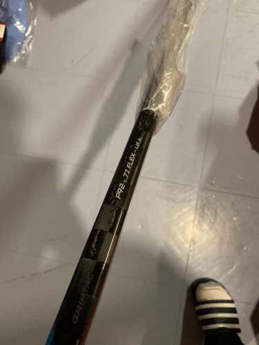 New Bauer Nexus 2N Pro Hockey Stick Righty Heel Senior