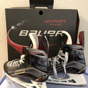 New In Box Bauer Hockey Skates Adult Size 9 Model '17