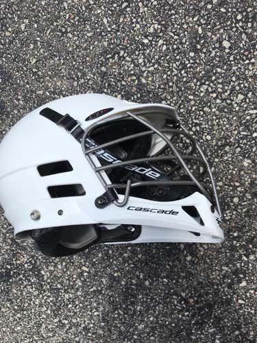 Junior Medium White Cascade Helmet