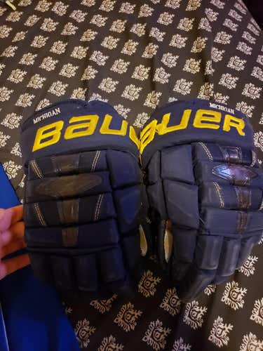 Bauer Michigan gloves