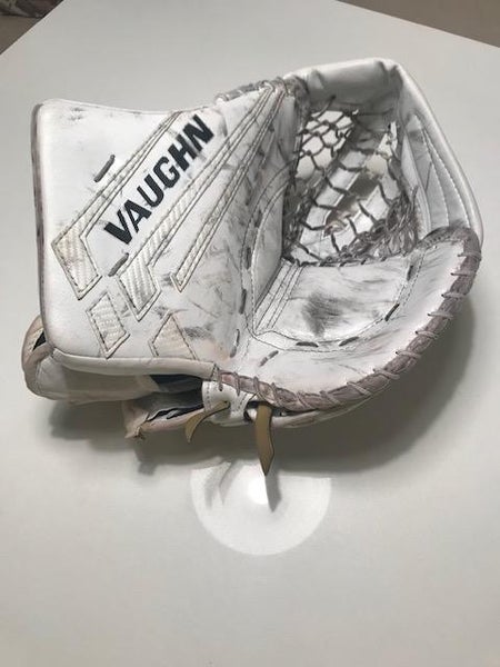 Vaughn Goalie VE8 Glove Regular Intermediate XP