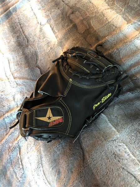 Barely Used All-Star CM3000SBK Catchers Mitt (Black and Gold)