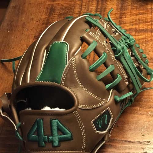 44 Pro 11.25” - College Issued - New