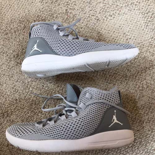 Size 11 Jordan Men’s Reveal Gym Shoes