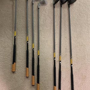 Walter Hagen 7 Set Junior Gold Clubs