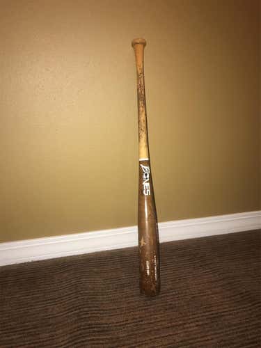 BONES Maple Wood Bat (33”)