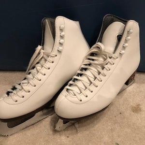 Riedell Figure Skates Size 6