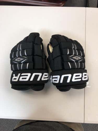 Used 2 Times Bauer Nexus 1000 Gloves 13” Black