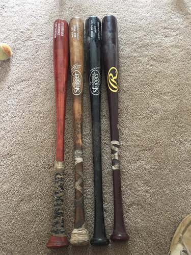 Wood Bats, Selling Cheap!! Your Offers And Will Go From There.