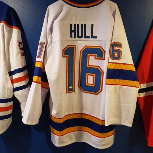 Autographed Brett Hull Jersey w/ coa