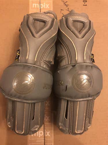 Used Maverik Rome Arm Guards