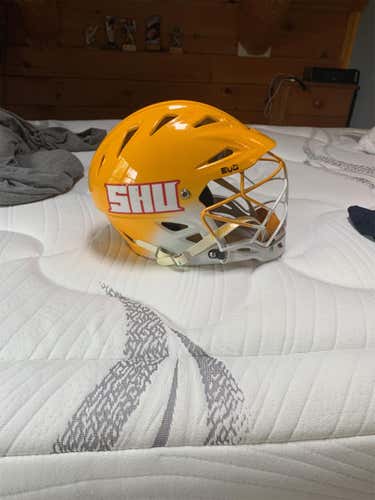 Like New Seton Hill Team Issued Warrior Evo
