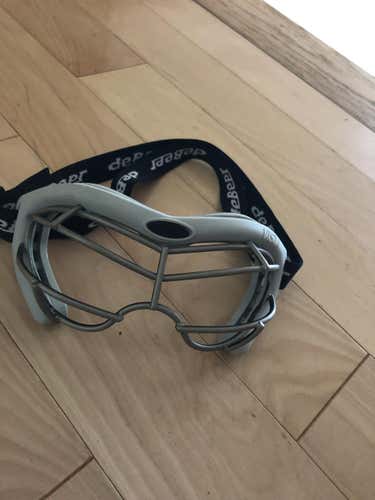 New deBeer girls lacrosse goggles