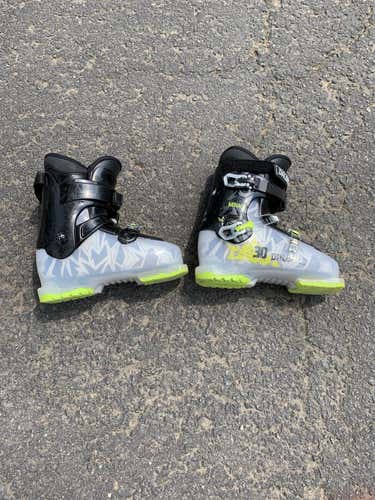 Lightly Used 30 Dalbello Skiing Boots Youth Around Size 7 Men’s