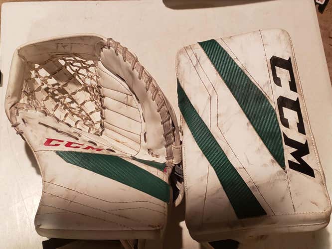 CCM Extreme Flex III E3.5 Goalie Glove & Blocker Regular Junior