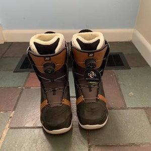 NEW K2 Women’s Contour snowboard Boot