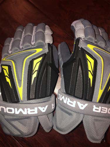 *NEW* UNDER ARMOUR NEXGEN GLOVES YOUTH