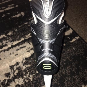 LIKE NEW CCM Ribcore 40K Skate