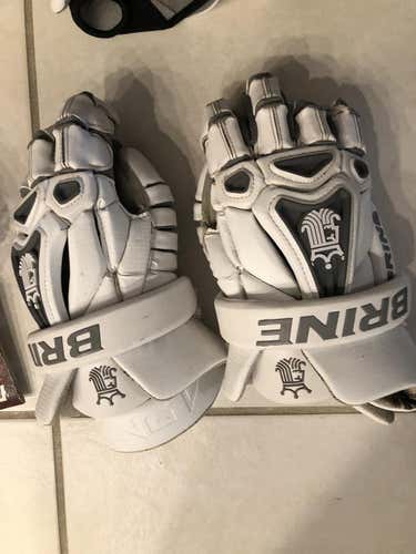All White Brine King V Lacrosse Gloves