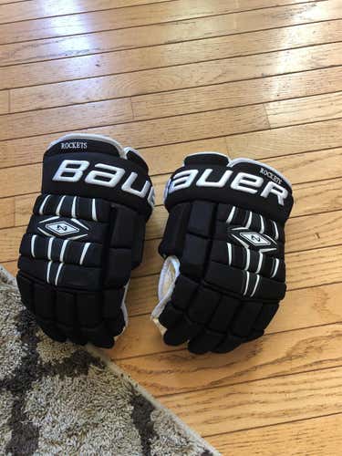 Bauer 4-roll Nexus Team Black Gloves