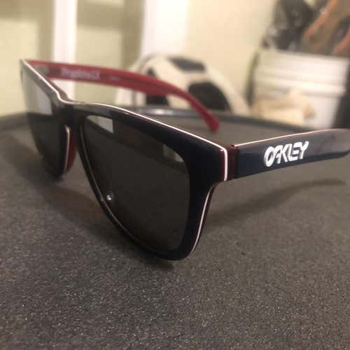 New Oakley Sunglasses Adult