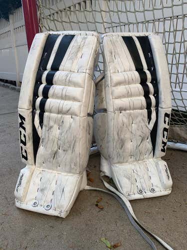 CCM Extreme Flex 760 Goalie Leg Pads Junior 26"+1" GREAT SHAPE !