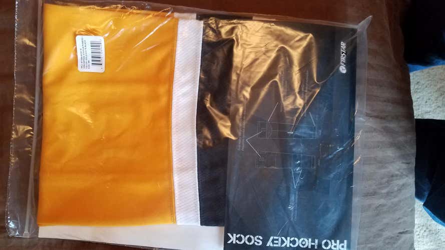 New  Pro Stock Hockey Socks - BUNDLE of 32 Pairs