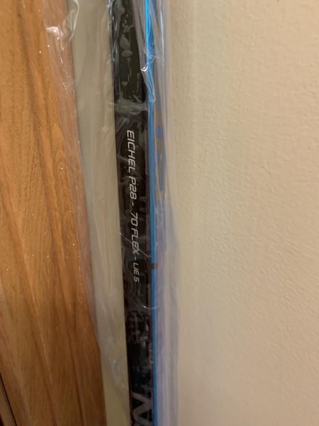 New Bauer Nexus 2N Pro Hockey Stick Righty Toe Senior
