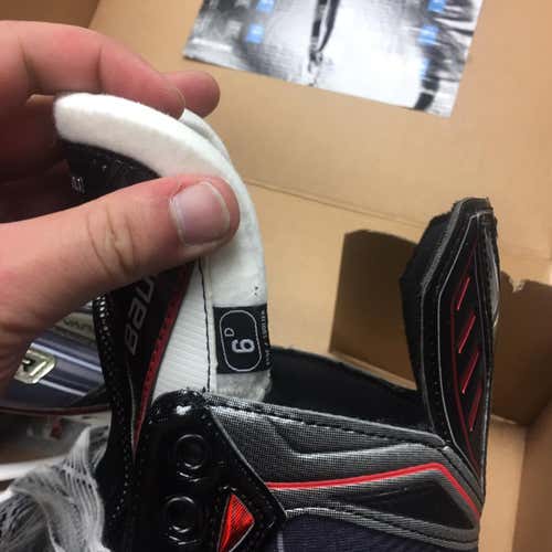 Bauer X700 Skates