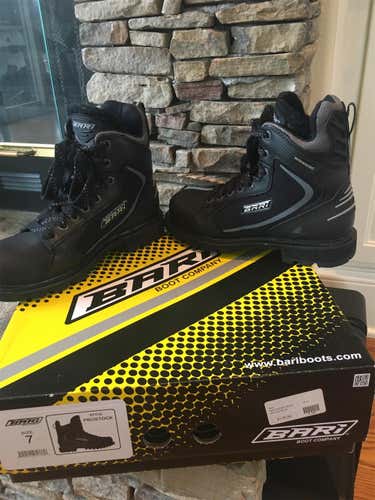 Size 7 Unused Barri Boots